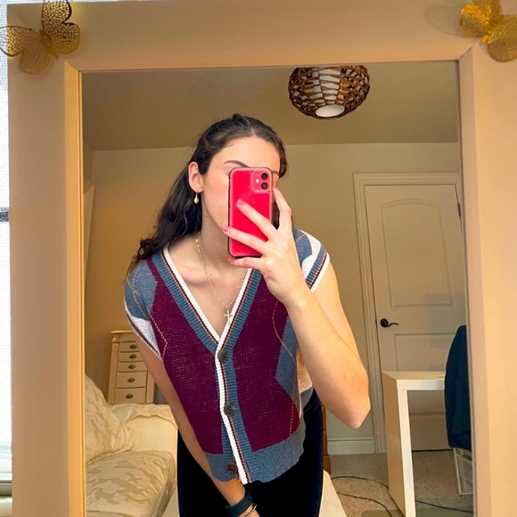 SHEIN Cropped Button Up Vest - Picture 6 of 7